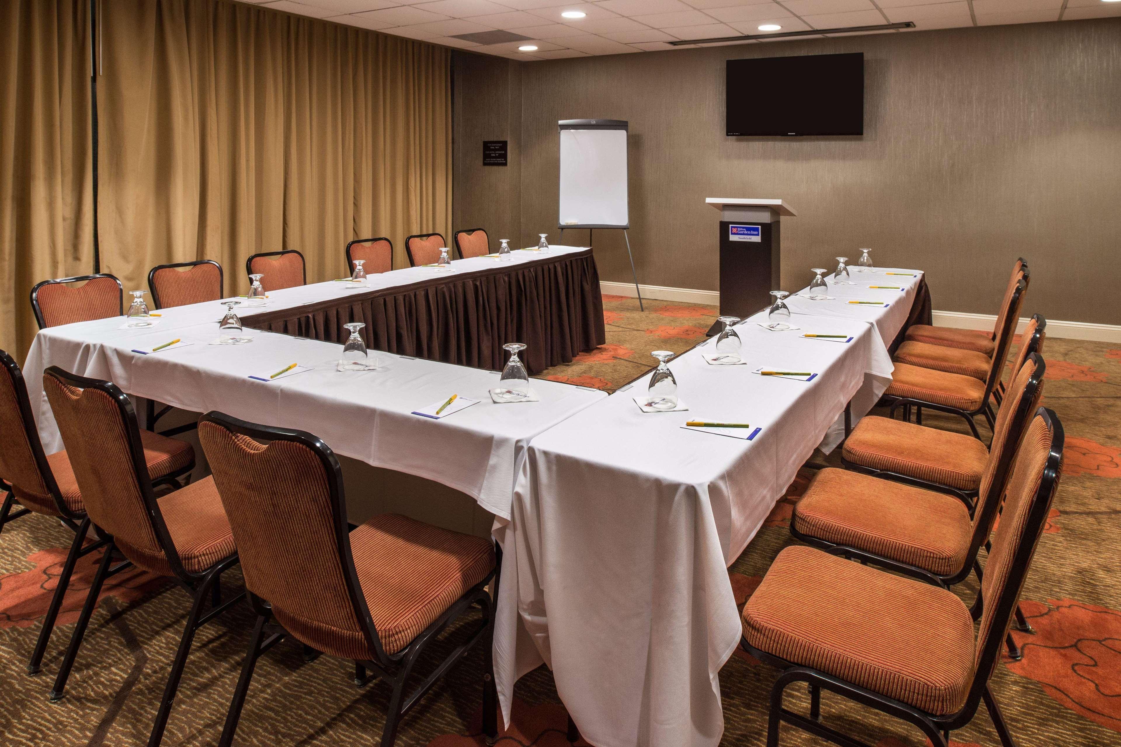 Hilton Garden Inn Detroit Southfield Dış mekan fotoğraf